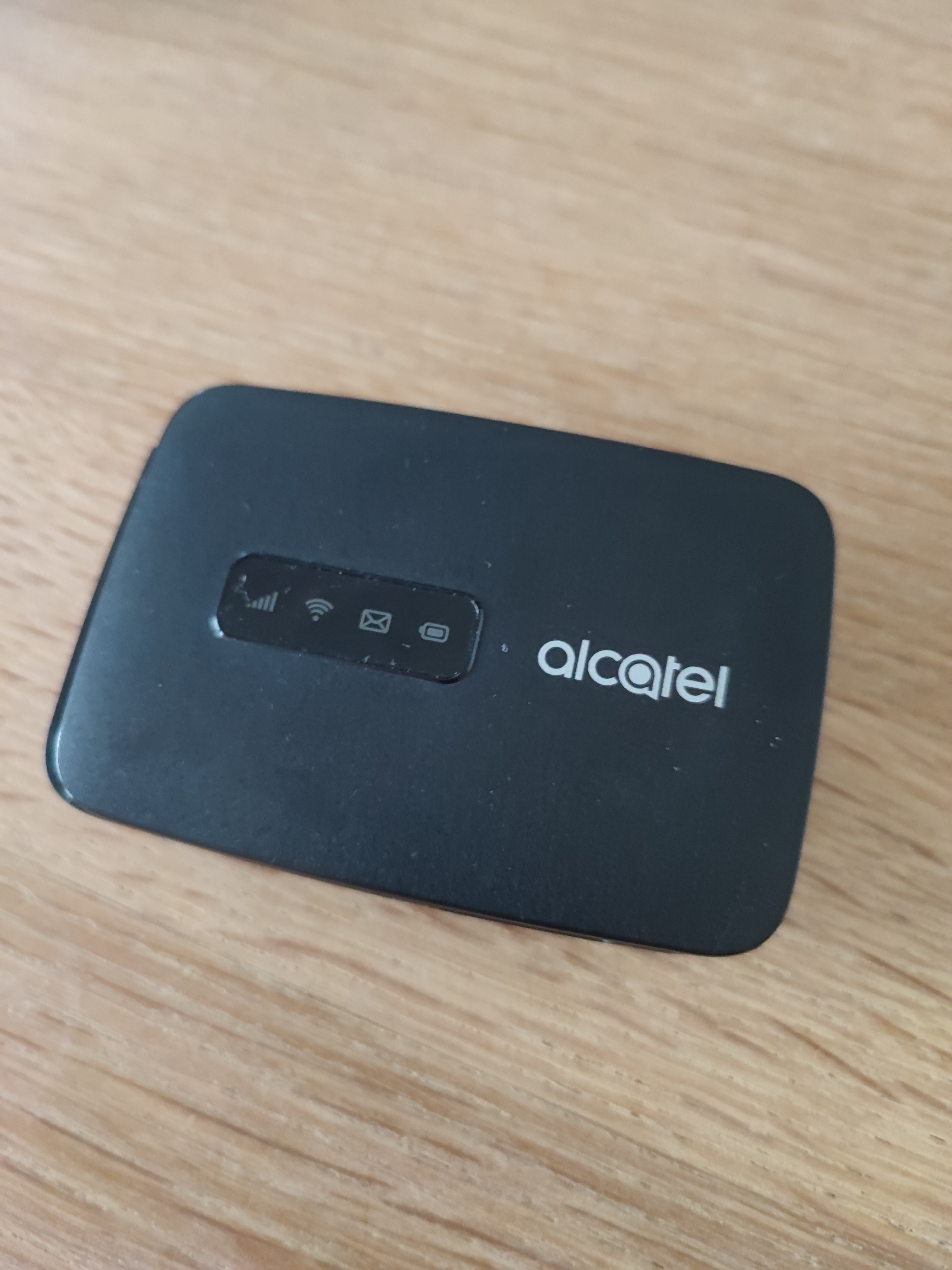 Fotografija – 4G LTE modem Alcatel